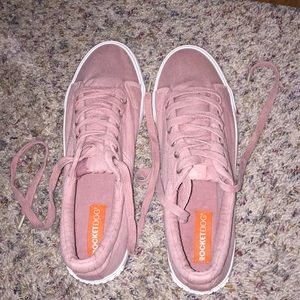 Rocketdog tennis shoes